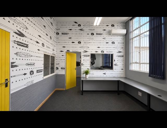 3,271M² BUILDING FOR SALE IN WATERVAL PARK
